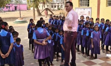 गरियाबंद में BEO महेश पटेल के औचक निरीक्षण से मचा हड़कंप, दर्जन भर से ज्यादा शिक्षकों मिले अनुपस्थित, शिक्षकों को कारण बताओ नोटिस