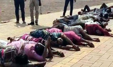 डीएड अभ्यर्थियों का अनोखा प्रदर्शन, 81वें दिन सड़कों पर लेटे डीएड अभ्यर्थी, दंडवत प्रणाम करते नियुक्ति की मांग लेकर विधानसभा घेरने से पहले पुलिस का पहरा