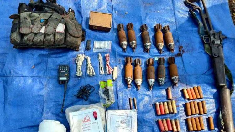 गरियाबंद पुलिस को मिली बड़ी कामयाबी, नक्सलियों द्वारा डंप 46 लाख कैश-हथियार और इलेक्ट्रॉनिक लेपटॉप बरामद, मिले 2000 के पुराने नोट