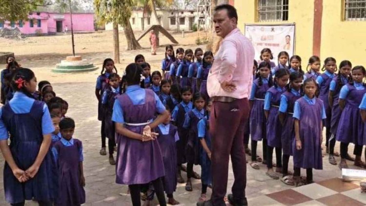 गरियाबंद में BEO महेश पटेल के औचक निरीक्षण से मचा हड़कंप, दर्जन भर से ज्यादा शिक्षक मिले अनुपस्थित, शिक्षकों को कारण बताओ नोटिस