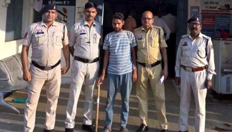 शराब पीने से रोकने पर बेटे ने मां पर कियस हमला, कुल्हाड़ी से गले पर किया जानलेवा वार, हालत नाजुक, आरोपी बेटा गिरफ्तार होकर पहुंचा जेल