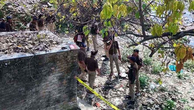 रायपुर के खंडहर में मिला 26 वर्षीय युवती का शव, इलाके में फैली सनसनी, ड्रग्स ओवरडोज या हत्या?, CCTV फुटेज से खुलेगा मौत का राज!