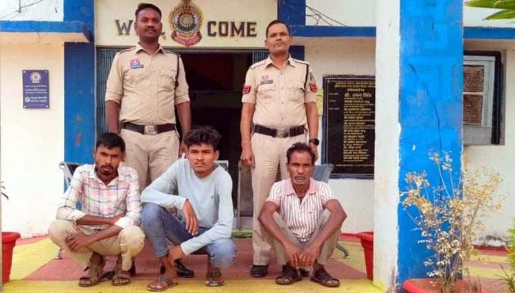 गरियाबंद पुलिस की बड़ी कार्रवाई, देवभोग में 21 मवेशी बरामद और 30 लीटर अवैध शराब जब्त, दोनों मामलों में 5 आरोपी गिरफ्तार होकर पहुंचे जेल