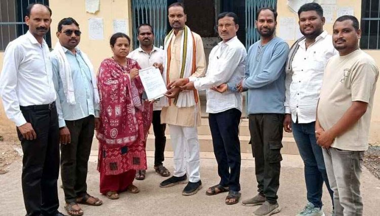 भाजपा के स्थापना दिवस पर सरकारी भवनों में भाजपा झंडा फहराने पर मचा बवाल, ब्लॉक कांग्रेस अध्यक्ष रूपेश साहू बोले-संविधान व कानून का उल्लंघन