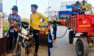 बोतल-जर्किन बैन तो निकाला देसी जुगाड़, बाइक में पेट्रोल खत्म, ट्रैक्टर ट्रॉली में लादकर पहुंचा पंप, वीडियो जमकर वायरल, इलाके में चर्चा का विषय