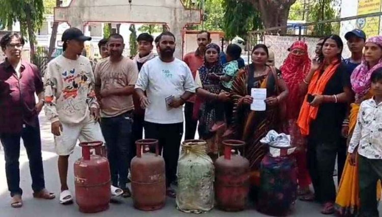 बालाजी गैस एजेंसी की मनमानी पर फूटा गुस्सा, बिना सिलेंडर मिले उपभोक्ताओं के खाते में आई सब्सिडी, तानाशाही वितरण और बदसलूकी के गंभीर आरोप
