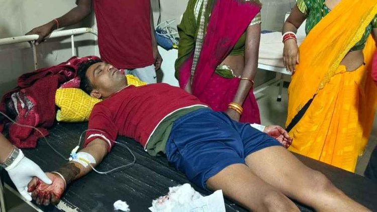 दूसरों के कपड़ों का दाग धोने वाले हीरा ने काट डालीं अपने दोनों हाथों की नसें!, अमलीपदर में फैली सनसनी, लोग हैरान, गांव में चर्चाओं का बाजार गर्म