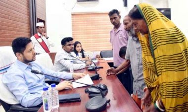 मक्का फसल का भुगतान लंबित, जनदर्शन कार्यक्रम में पहुंचे किसान, किसानों ने मक्का फसल की राशि दिलाने कलेक्टर से लगाई गुहार, मिला आश्वासन