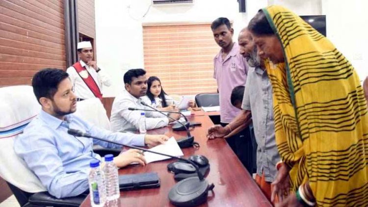 मक्का फसल का भुगतान लंबित, जनदर्शन कार्यक्रम में पहुंचे किसान, किसानों ने मक्का फसल की राशि दिलाने कलेक्टर से लगाई गुहार, मिला आश्वासन