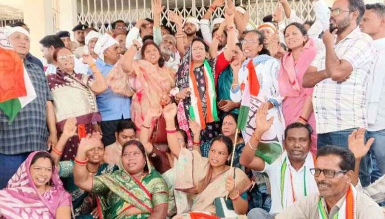 पांचवीं बार बिजली दर वृद्धि का विरोध, कांग्रेस की सत्ता आने से स्मार्ट मीटर उखाड़ फेंका जायेगा -अमितेश, जनता पर बढ़ रहा बोझ, बढ़े हुए बिल वापस ले सरकार