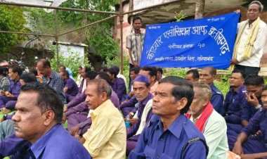 देवभोग में मांगों को लेकर कोटवार संघ का एकदिवसीय धरना प्रदर्शन, मुख्यमंत्री के नाम तहसीलदार को सौंपा ज्ञापन, उग्र आन्दोलन की दी चेताव्न्नी