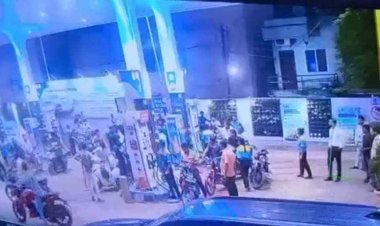 बाइक मामूली टक्कर का विवाद, पेट्रोल पंप में पत्रकार से मारपीट का आरोप, घटना CCTV में रिकार्ड, एएसपी का सख्त एक्शन, आरक्षक लाइन अटैच