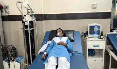 स्कूल में एक के बाद एक बेहोश हुईं पांच छात्राएं, विद्यालय परिसर में मची अफरा-तफरी, एक की हालत गंभीर होने पर जिला अस्पताल रेफर, जांच के बाद होगा खुलासा