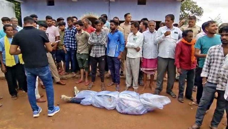तेज रफ्तार यात्री बस ने जतमई पिकनिक पर निकले बाइक सवार को कुचला, युवक की दर्दनाक मौत, भेजा बाहर. दो दोस्त घायल, ड्राइवर फरार, ग्रामीणों में आक्रोश