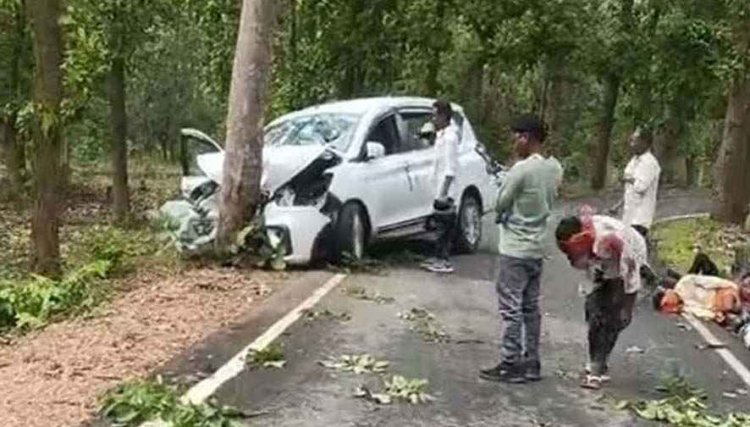 बाबा बछराज कुंवर धाम दर्शन के बाद छाया मातम, पेड़ से टकराई श्रद्धालुओं की अर्टिगा, एक श्रद्धालु की दर्दनाक मौत, सात घायल, दो गंभीर