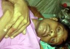 खेत जा रहे ग्रामीण पर दो भालुओं ने किया हमला, पेट, गुप्तांग और सीने में आई चोटें, परिजनों ने घायल को पुल नहीं होने से कंधे पर रख नदी पार कराया