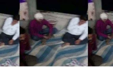 जंगल में चल रहे जुए के अड्डे पर छापामारी, जुआ खेलते मिले डिप्टी रेंजर समेत 5 जुआरी गिरफ्तार, पुलिस ने कराई फोटोग्राफी और वीडियोग्राफी