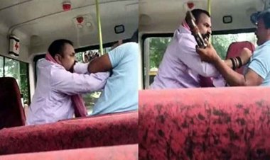 चलती स्कूल चढक़र बस में सुरक्षा गार्ड ने ड्राइवर पर तानी बंदूक, दहशत में आ गईं छात्राएं, मची चीख-पुकार, वीडियो वायरल, पुलिस ने दर्ज किया मामला