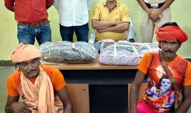 गरियाबंद पुलिस ने दो करोड़ रुपये के गांजे के साथ पांच तस्कर गिरफ्तार, इधर दो तस्करों को आरपीएफ ने पकडा, 7.77 लाख का अवैध गांजा जब्त