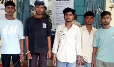 नवापारा में राहगीर का रास्ता रोककर मोबाइल-नगद लूटपाट, युवक पर चाकू-डंडे से हमला, वाहन में तोड़फोड़, 4 नाबालिग समेत 9 आरोपी गिरफ्तार
