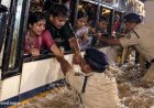 पानी के तेज बहाव में फंसी बस, पुलिस ने 70 यात्रियों को किया सुरक्षित रेस्क्यू, इधर पार्षद जग्गू यादव ने ट्यूब के सहारे बचाई बच्चे और गर्भवती महिला की जान
