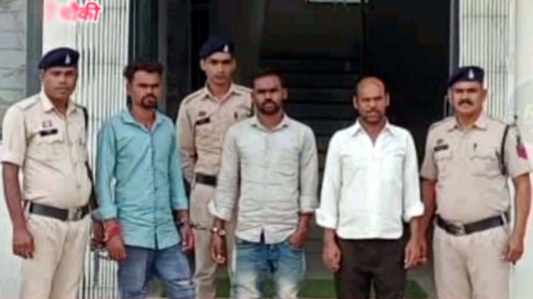 मोबाइल पर बात करने पर जमकर बवाल, धौराभाटा में परिवार पर लाठी-छाते से हमला, मगरलोड पुलिस ने पिता और दो बेटों को गिरफ्तार कर भेजा जेल