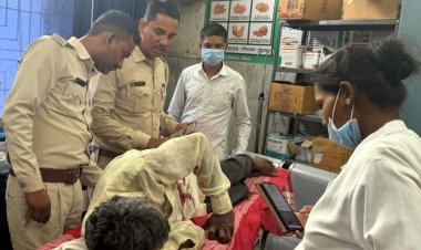 गरियाबंद के जंगल में पत्ते तोड़ने गए 55 वर्षीय ग्रामीण पर भालू का हमला, पेट और जांघ में गंभीर चोटें, जिला अस्पताल में इलाज जारी, ग्रामीणों में चिंता का माहौल