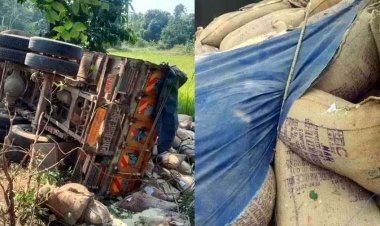 नेशनल हाईवे 30 पर दर्दनाक हादसा, खेत में जा गिरा चावल लेकर निकला ट्रक, केबिन में फंसे ड्राइवर ने मौके पर तोड़ा दम, मची अफरा-तफरी