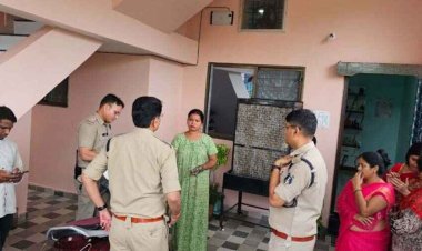 नकली बंदूक दिखाकर महिला को लूटा, मंगलसूत्र और अंगूठी की हुई लूट, फरार आरोपियों की तलाश जारी, वारदात से क्षेत्र मे दहशत