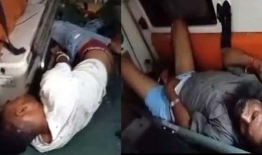 मोबाइल की लत में गंवाया पैर, रेलवे ट्रैक पर बैठकर देख रहे थे मोबाइल, जब तक उठकर भागते उनके पैर से होकर गुजर गई ट्रेन, हालत नाजुक