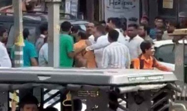 आपस में भिड़े दो भाजपा नेता, बीच सड़क में एक दूसरे पर जमकर बरसाए लात-घूंसे, एक का फूटा सिर, दोनों पहुंचे थाना, 8 के खिलाफ FIR दर्ज