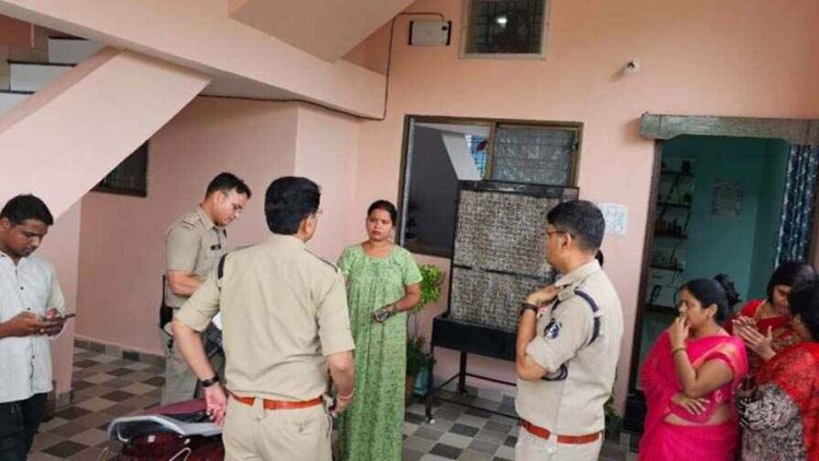 नकली बंदूक दिखाकर महिला को लूटा, मंगलसूत्र और अंगूठी की हुई लूट, फरार आरोपियों की तलाश जारी, वारदात से क्षेत्र मे दहशत