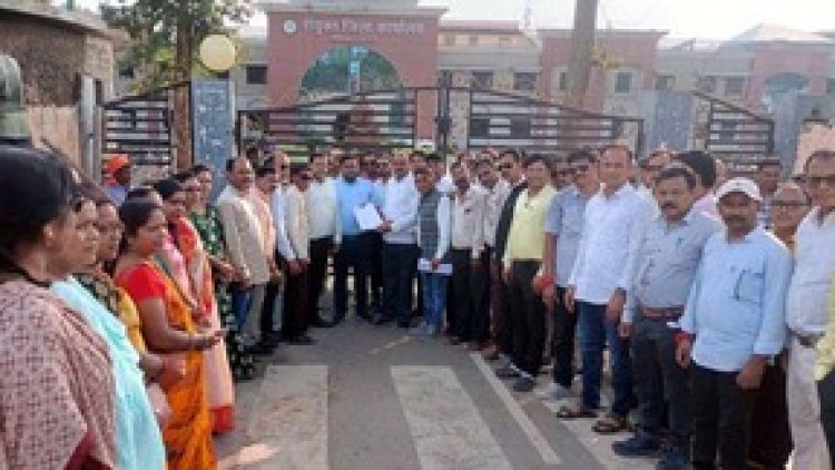 युक्तियुक्तकरण समेत कई मांगों को लेकर शिक्षक संघर्ष मोर्चा ने गरियाबंद और रायपुर में सौंपा ज्ञापन, 24 अगस्त को प्रदेश स्तरीय बैठक
