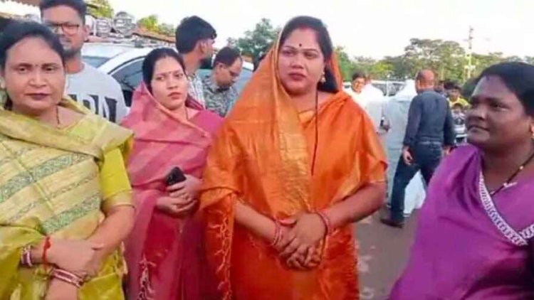 गैंगरेप मामले की जांच करने 4 महिला विधायक के साथ रायगढ़ पहुंची कांग्रेस की टीम, पुलिस ने विधायकों को पीड़िता से मिलने से रोक दिया