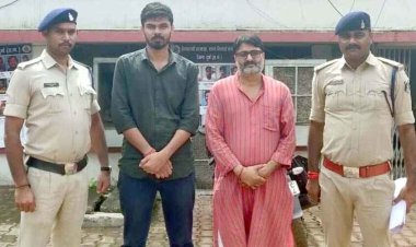 शराब के कारोबार में ज्यादा मुनाफे का झांसा देकर 42 लाख की ठगी, शातिर पिता-पुत्र को भिलाई की पुलिस ने मध्यप्रदेश से किया गिरफ्तार