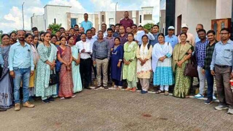 स्वच्छ भारत मिशन में कार्यरत संविदा कर्मियों ने आश्वासन के बाद भी मानदेय नहीं बढ़ाये जाने से नाराज होकर दिया सामुहिक इस्तीफा