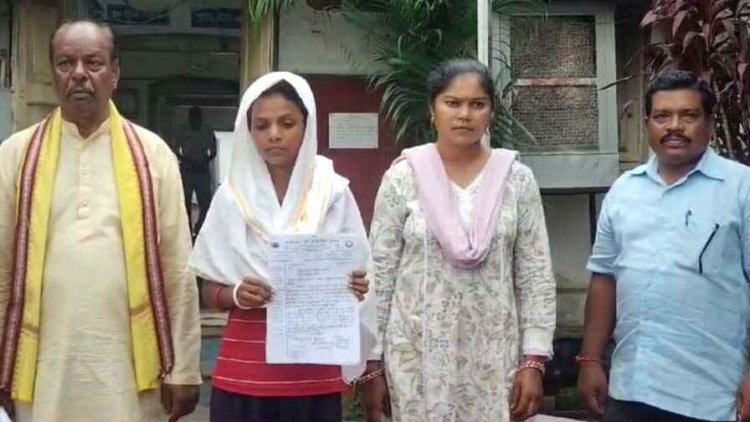 महिला के साथ गाली-गलौज और मारपीट, पुलिस थाना से नहीं मिली मदद, मजबूर होकर पीड़िता एसपी आफिस पहुंच लगा रही इंसाफ की गुहार