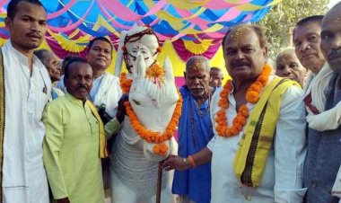 महाराज खोरा देवान की मूर्ति के अनावरण कार्यक्रम में शामिल हुए पूर्व विधायक ओंकार शाह, बोले- आदिवासी समाज ने हमेशा भाईचारा बढ़ाने का काम किया