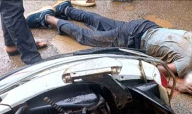 अज्ञात पिकअप ने स्कूटी सवार को मारी जोरदार टक्कर, आरक्षक की मौके पर गई जान, ड्राइवर वाहन समेत फरार, पुलिस कर मामले की जांच