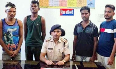 पुराना बस स्टैंड में दहशतगर्दी फैलाते दो युवकों का वीडियो वायरल होते ही पहुंची पुलिस, दो चापड़ के साथ दोनों गिरफ्तार कर कर भेजा जेल