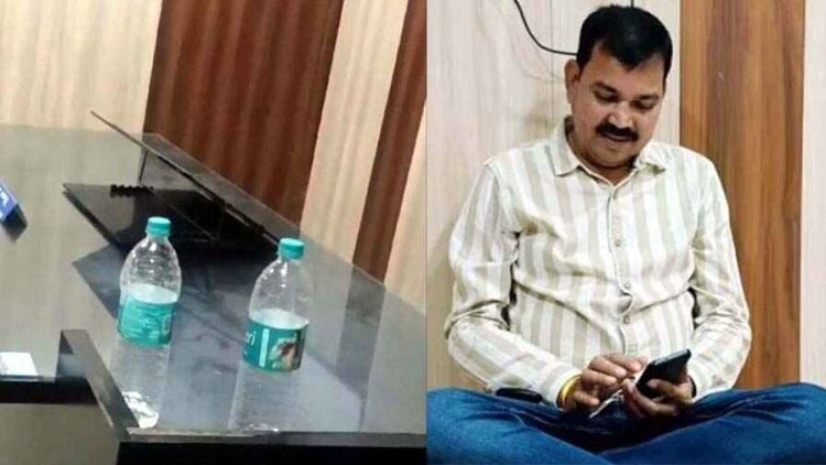 ढाई साल से पैसा नहीं मिलने पर जनपद पंचायत अध्यक्ष  के चेंबर से सभी कुर्सियां उठा ले गया दुकानदार, जमीन पर बैठकर करना पड़ रहा काम