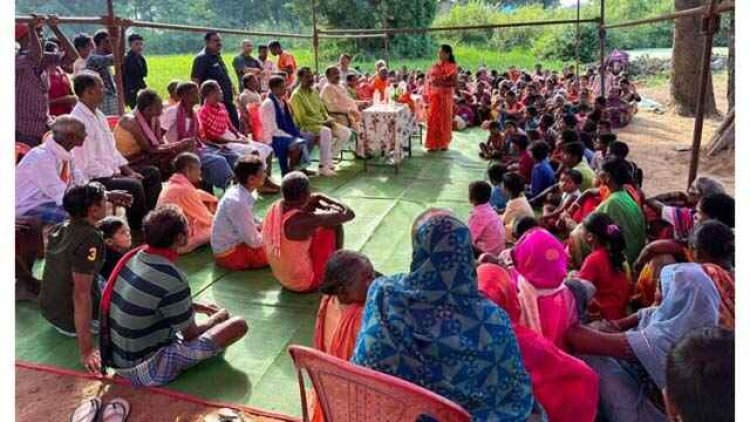 एक महीने का राशन देकर दुकान संचालक दो माह के राशन पर फिंगर प्रिंट, विधायक के सामने ग्रामवासियों ने दुकान संचालक की खोल दी पोल