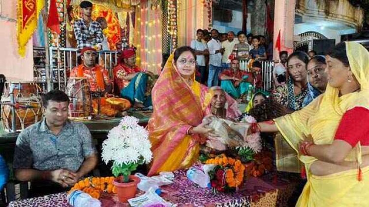 कुम्ही में नवरात्रि के अवसर पर नवनिर्मित दुर्गा रंगमंच का उद्घाटन एवं भव्य जस झांकी का हुआ आयोजन