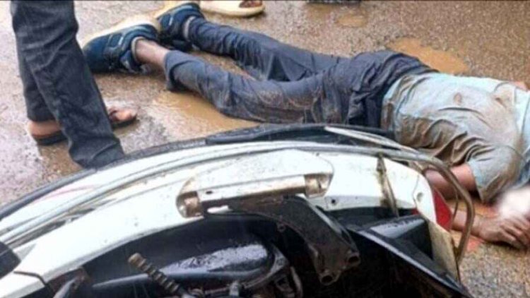 अज्ञात पिकअप ने स्कूटी सवार को मारी जोरदार टक्कर, आरक्षक की मौके पर गई जान, ड्राइवर वाहन समेत फरार, पुलिस कर मामले की जांच