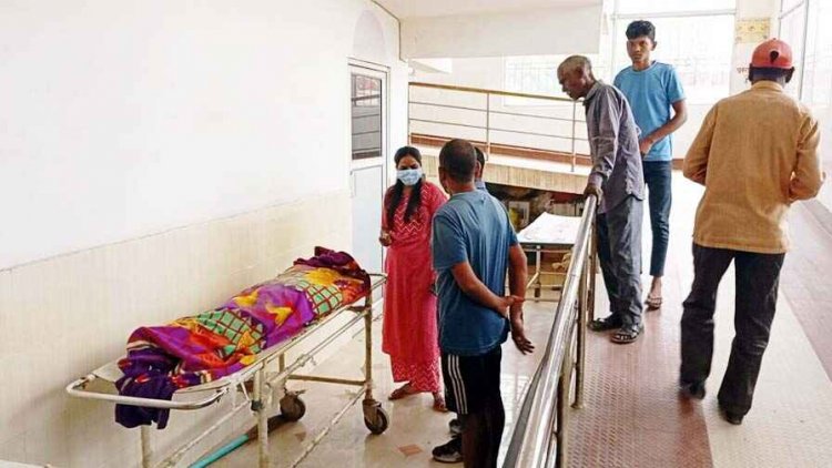 गर्भवती बेटी से मिलने गुजरात जाने निकली मां को तेज रफ्तार ट्रेलर ने कुचला, बेटे को नहीं आई खरोंच, नानी बनने की हसरत रह गई अधूरी