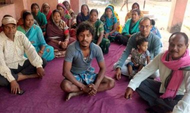 एक हफ्ते के अंदर सड़क निर्माण का कार्य नहीं किया गया तो होगी अनिश्चित कालीन आर्थिक नाकेबंदी, ग्रामीणों ने बैठक कर लिया कड़ा फैसला