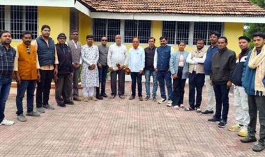 छुरा ब्लॉक पत्रकार संघ हुआ चुनाव, नरेंद्र तिवारी बने अध्यक्ष, उपाध्यक्ष के लिए परमेश्वर राजपूत और कुलेश्वर सिन्हा को किया गया मनोनीत