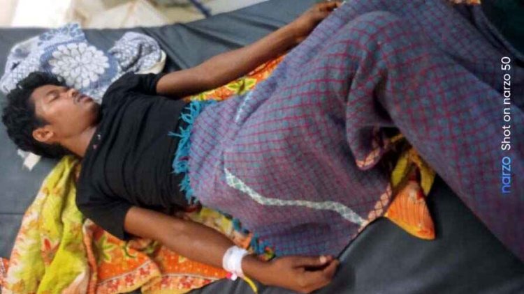 लव मैरिज के बाद पत्नी से मोबाइल को लेकर हुआ विवाद, घर में फांसी लगाकर युवक ने किया खुदकुशी की कोशिश, हालत नाजुक, इलाज के लिए रेफर