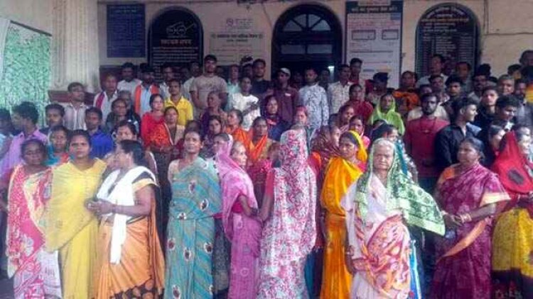 कारोबारियों को जीविकोपार्जन में हो रही परेशानी, पहुंचे नगर निगम, कलेक्टर को सौंपा ज्ञापन, उग्र आंदोलन व प्रदर्शन की दी चेतावनी