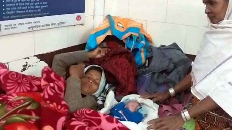 एम्बुलेंस की लचर व्यवस्था, समय पर नहीं पहुंची महतारी एक्सप्रेस, प्राइवेट गाड़ी से ले गए परिजन, महिला ने सड़क पर ही दे दिया बच्चे को जन्म